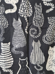 Elegantní dámská šála motiv kočky černá